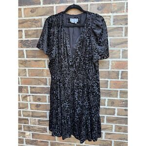 daisy lace mini dress Yasmin Daisy Lace Dress in Red
